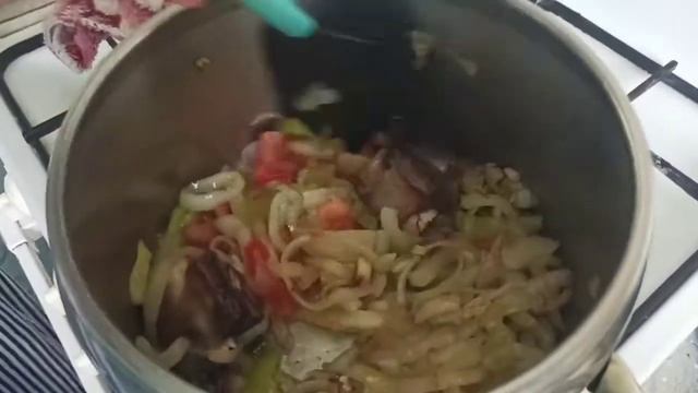 ГОЛУБЦЫ ХУРОКИ ДУСТДОШТАИ ОИЛАИ МО 😋😋 /НАШИ ЛЮБИМЫЕ БЛЮДА ВКУС БОМБА смотреть онлайн