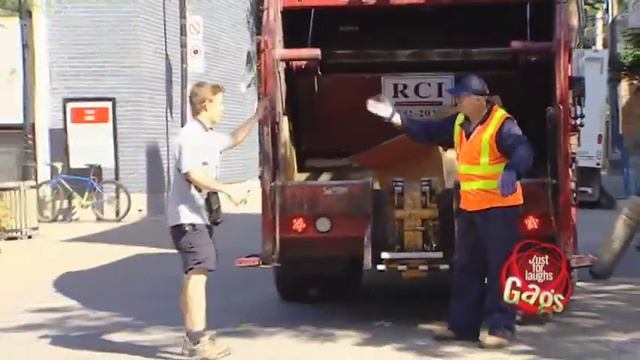 JFL Hidden Camera Pranks & Gags: Trash Kid In The Garbage Truck смотреть онлайн