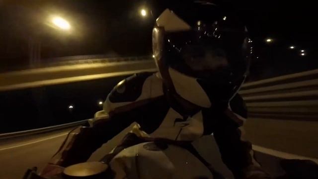 YAMAHA R6 НОЧЬ ,ТРАССА,И АДРЕНАЛИН смотреть онлайн