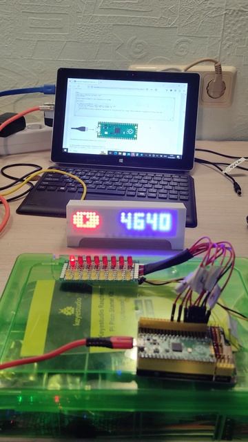 Raspberry Pi #Pico Project 07: Flowing Light Бегущий огонек 3 февраля 2023 г. смотреть онлайн