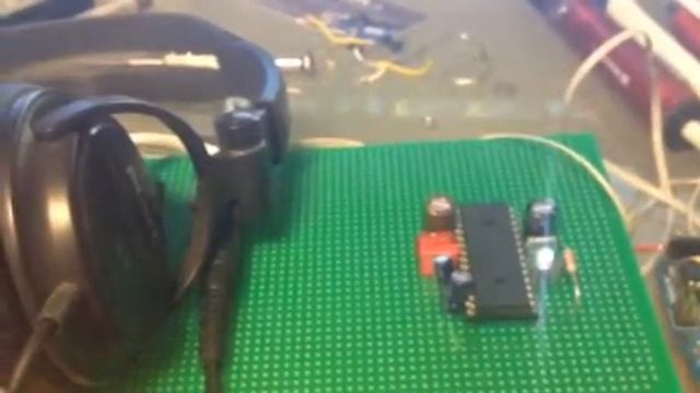 Arduino controls an LM4832 with I2C смотреть онлайн