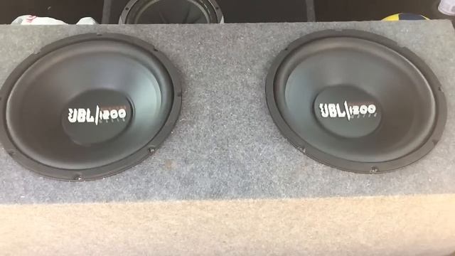 Jbl 1200 watt subwoofer in mahindra Xuv500 смотреть онлайн