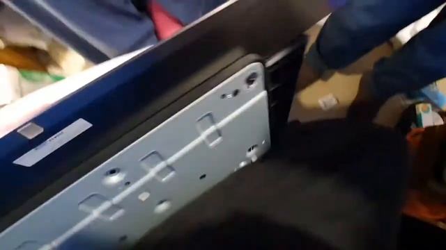 LG CX 48Inch 4K OLED Assembly of stand as other videos on this were hopeless (Part One) смотреть онлайн