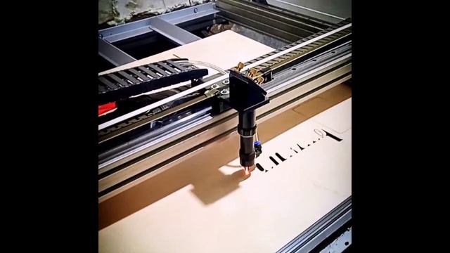 Закулисье студии лазерного мастерства Луч смотреть онлайн