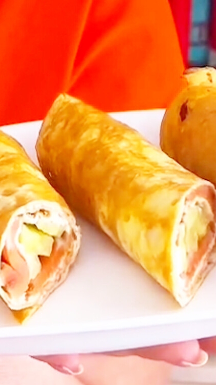 Яичные рулеты с начинкой / На завтрак или перекус смотреть онлайн