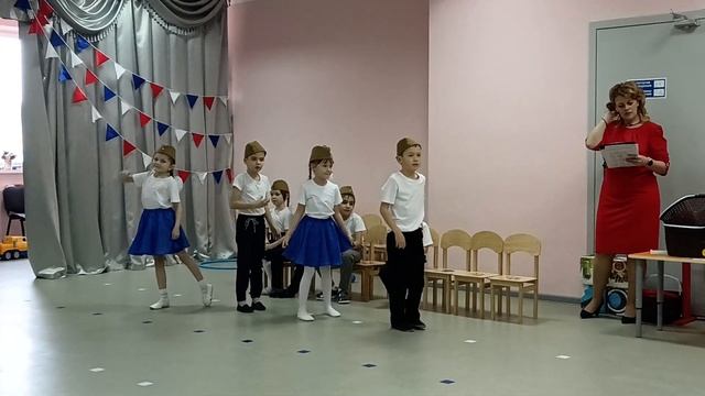 С праздником 23 февраля 🎇#жизньнаюге #доча #маленькаяпринцесса #люблюжизнь #семьясмыслжизни смотреть онлайн