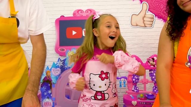 Sasha and Max playing with colorful slime and make huge slime bubble смотреть онлайн