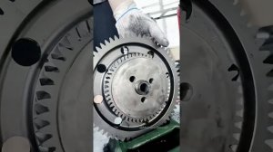 Weichai WP13 engine overhaul.