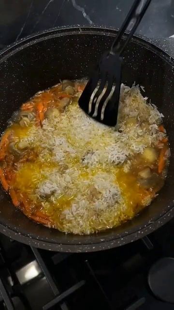 Постный плов с грибами #еда #рецепты #плов #постноеменю #пловсгрибами #постноеблюдо смотреть онлайн