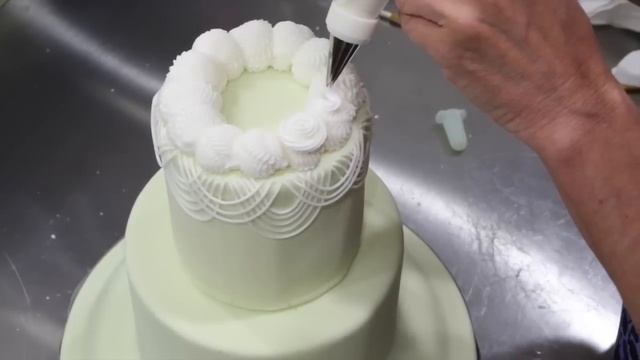Learning Lambeth Method of Cake Decorating смотреть онлайн
