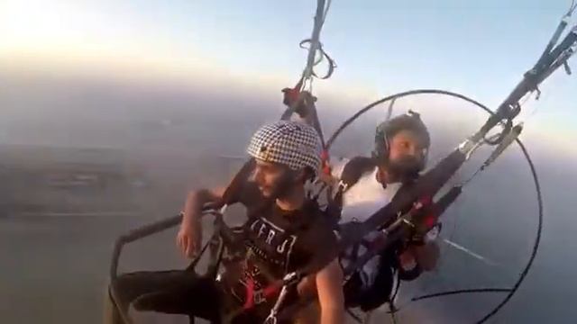 Paramotor tandem with Abdul Albalushi Al Sawadi beach Oman смотреть онлайн