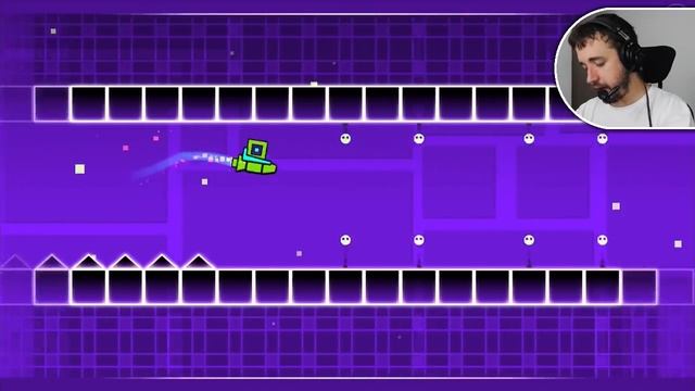 MORRENDO DE MORTE MORRIDA! - Geometry Dash (iPhone) - Parte 02 смотреть онлайн