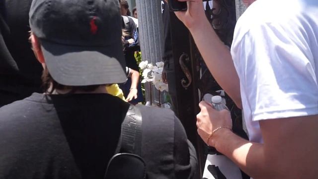 VISITING XXXTENTACIONS MAUSOLEUM 1 year after his death !!! RIP TO A LEGEND!! смотреть онлайн