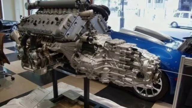 W16 engine from Bugatti Veyron смотреть онлайн