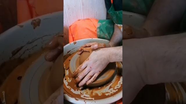 29.03.24г. Крышка для солонки и плошка-Салатник из одного куска глины. смотреть онлайн