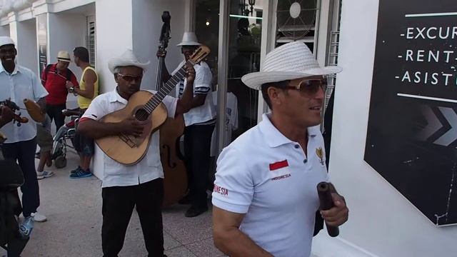 Street musicians, Santiago de Cuba смотреть онлайн