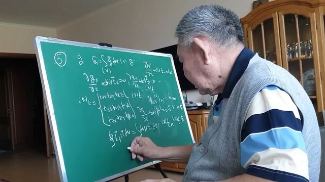 5лекция Электромагниттік импульс.Өрістегі қозғалған зарядтың теңдеуі. смотреть онлайн