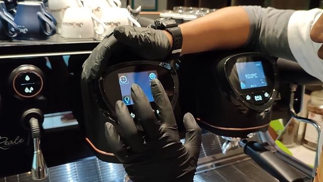 Gaggia Milano - La Reale (Mesin Kopi Espresso Terbaik 2021!!) смотреть онлайн
