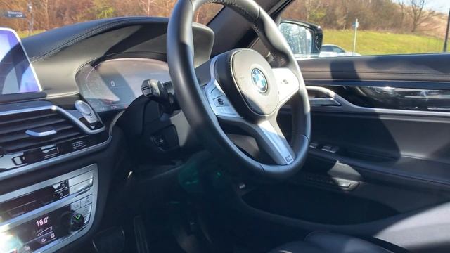 BMW 740i M Sport Auto смотреть онлайн