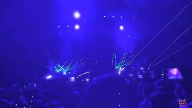 Calvin Harris - Miracle ft Ellie Goulding Live смотреть онлайн