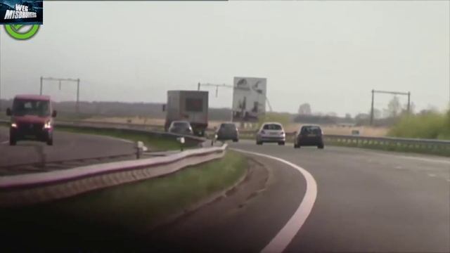 '' Achtervolging vluchtgekkie '' WEGMISBRUIKERS смотреть онлайн