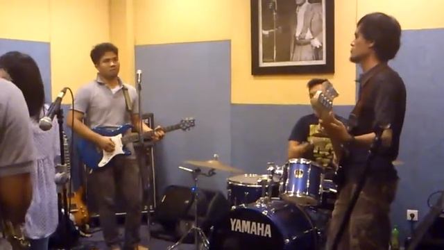kidung jemaat 64 ( kj:64) Bila kulihat bintang gemerlapan cover by Maxwell HKBP sutoyo band смотреть онлайн