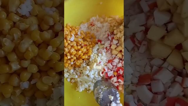 Сытный, вкусный салат с рисом и крабовыми палочками смотреть онлайн