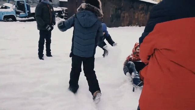ЕДУ НА ДИСКОТЕКУ (Школьники отжигают как надо) видео Роман Харченко смотреть онлайн