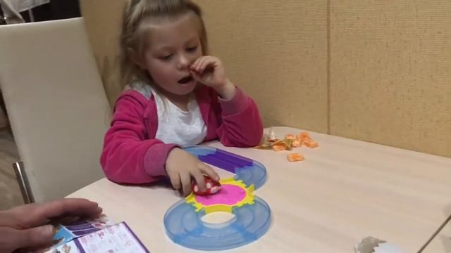 Распаковка игрушек. Хома дома. смотреть онлайн