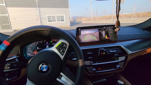 BMW 520i 2022 자동주차 смотреть онлайн