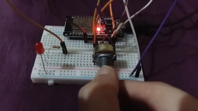 (Demo) ESP32 PWM ESP IDF LED Brightness Control смотреть онлайн