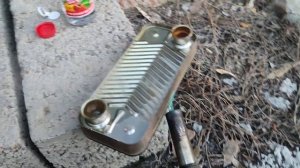 Восстанавливаем вторичный теплообменник газового котла на примере Navien. Чистка с помощью уксуса.