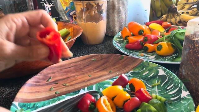 DELICIOUS Raw Vegan Red Pepper Hummus! + make dinner with me! | Quick & Easy смотреть онлайн