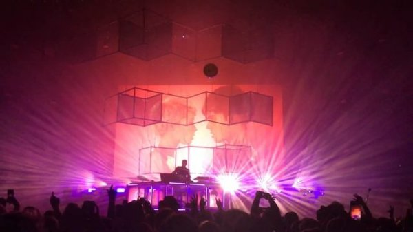 Flume - Disclosure You & Me (Flume Remix) live from Queens, NY