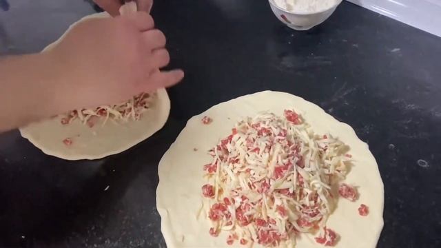 Сырный пирог с мясом (хачапури с мясом). Очень сочно, сытно и вкусно!!! смотреть онлайн