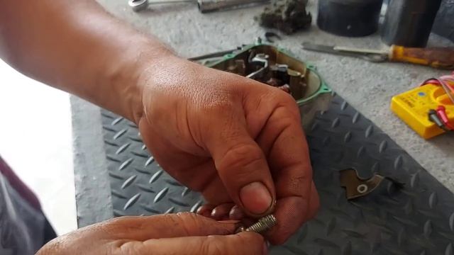 Como trocar estator da Bros 150 e titan 150. Passo a passo rápido. смотреть онлайн