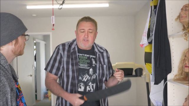 A Tour Of Buzz Cut Props смотреть онлайн