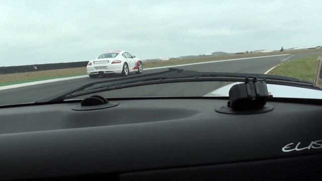 Lotus Elise VS Porsche cayman Cup смотреть онлайн