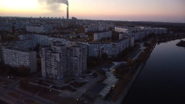 ОСЕННИЙ ЭНЕРГОДАР С ВЫСОТЫ ПТИЧЬЕГО ПОЛЁТА. ОСЕНЬ 2021. #энергодар #свысотыптичьегополета #dji смотреть онлайн