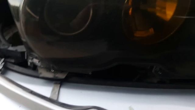 BMW E46 M3 how to paint your running lights yellow. Tinting your lights yellow. смотреть онлайн