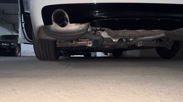 BMW F10 535i 2010/Stock exhaust/Cold start смотреть онлайн
