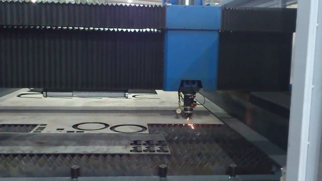 YAWEI HLB 1530 WITH PANASONIC 2.5KW CUT SS 4MM.mp4