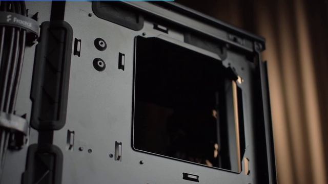 THIS PC Case is Awesome but there's one BIG problem! | Hindi смотреть онлайн