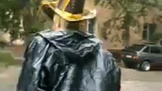 По Омску разгуливает человек из прошлого. смотреть онлайн