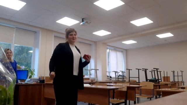 Вожатые пытаются снять видосы на протяжении 3 минут и 34 секунд смотреть онлайн