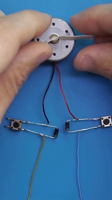 Super simple motor reversing circuit смотреть онлайн