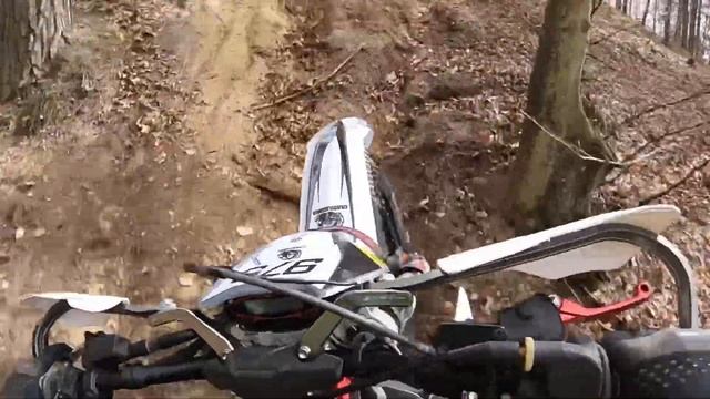 Hard enduro takie aż szprychy urywa смотреть онлайн
