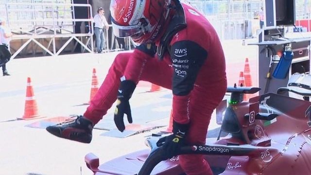 Motore 4 Ferrari di Sainz più affidabile/budget cap permette gare ravvicinate смотреть онлайн
