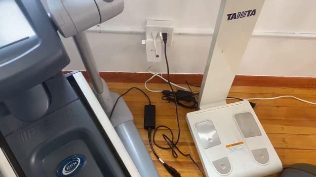 Precor EFX 833 Crosstrainer w/P80 Console смотреть онлайн