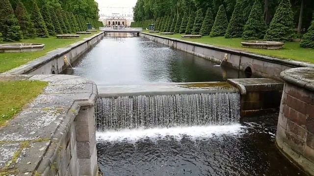 Фонтан. Петергоф. Замедленная съёмка. The Fountain. Petergof. Slow motion video смотреть онлайн